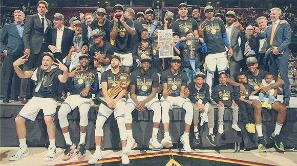 低头抓一把 低头抓一把